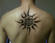 Sun Tattoo - TOP 100 - Classé - Un tatouement aveuglant