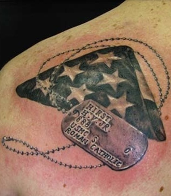 11 "width =" 550 "height =" 629 "srcset =" https://tattoolist.net/wp-content/uploads/2019/08/1564663020_719_Hommes-55-tatouages-​​heroiques-du-drapeau-americain-En-images.jpg 550w, http://cdn3.tattooeasily.com/ wp-content / uploads / 2013/08 / 112-262x300.jpg 262w, http://cdn3.tattooeasily.com/wp-content/uploads/2013/08/112-367x420.jpg 367w "tailles =" (max- largeur: 550px) 100vw, 550px "/></p>
<p>La conception de tatouage de drapeau américain ci-dessous est incorporée avec une belle dame qui peut être une expression de ce à quoi le porteur associe le drapeau.</p>
<p><img loading=
