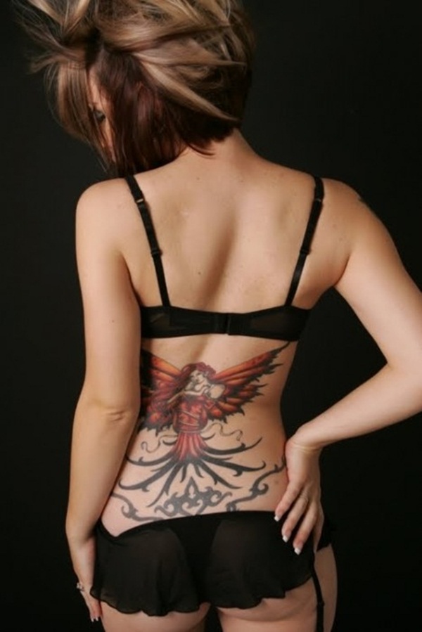 Dessins de tatouage au bas du dos pour femmes22