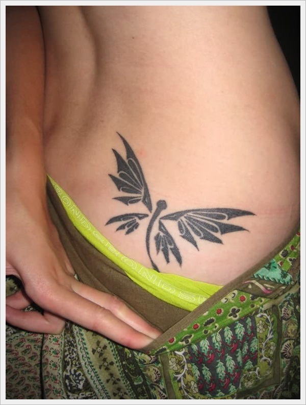 Dessins de tatouage au bas du dos pour les femmes36