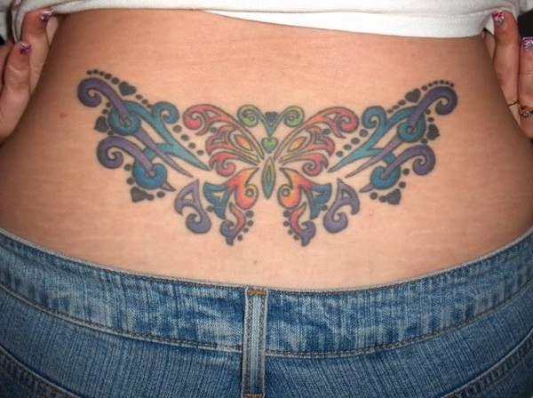 Dessins de tatouage au bas du dos pour les femmes34