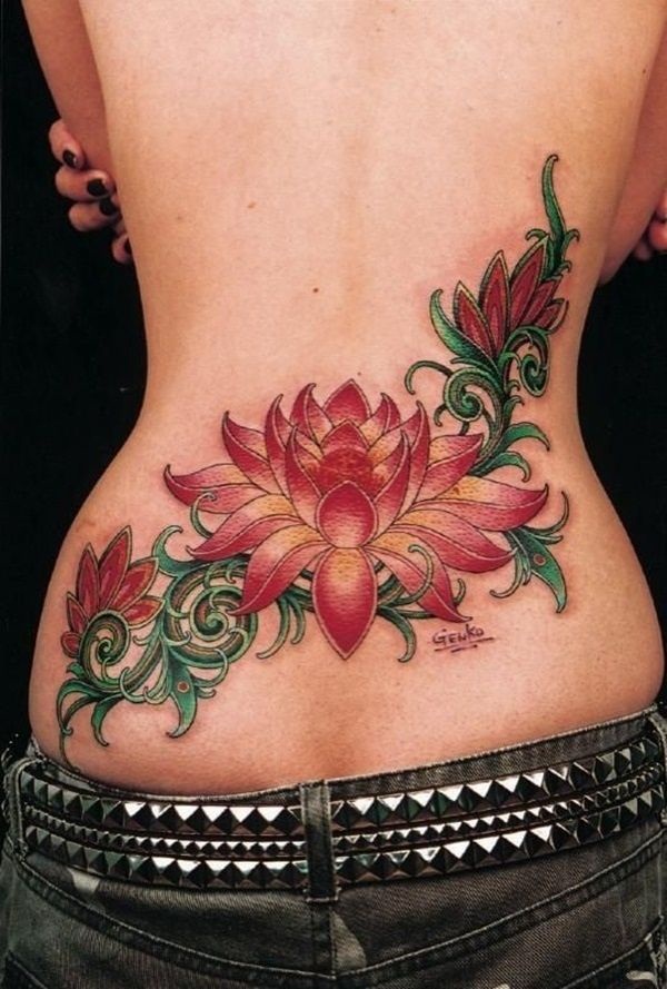 Dessins de tatouage au bas du dos pour femmes45