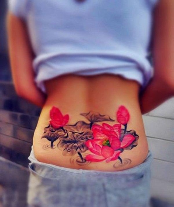 Motifs de tatouage dans le bas du dos pour femmes44