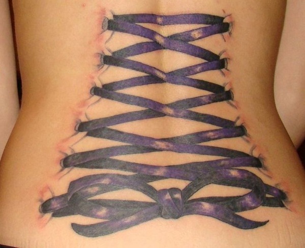 Dessins de tatouage dans le bas du dos pour femmes55