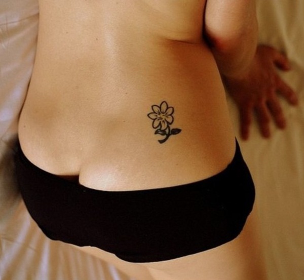 Motifs de tatouage dans le bas du dos pour les femmes66