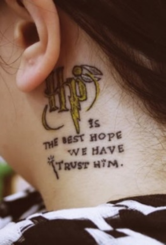 tatouage oreille arrière (13)
