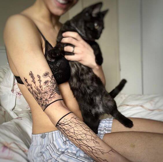 arm-tattoos-21 "width =" 564 "height =" 562 "srcset =" https://tattoolist.net/wp-content/uploads/2019/08/1564765382_251_Femmes-Tatouages-​​de-bras-pour-les-femmes-Des.jpg 564w, http: //cdn1.tattooeasily.com/wp-content/uploads/2017/08/arm-tattoos-21-150x150.jpg 150w, http://cdn1.tattooeasily.com/wp-content/uploads/2017/08/arm -tattoos-21-300x300.jpg 300w, http://cdn3.tattooeasily.com/wp-content/uploads/2017/08/arm-tattoos-21-421x420.jpg 421w "tailles =" (largeur maximale: 564px ) 100vw, 564px "/></p>
<p style=
