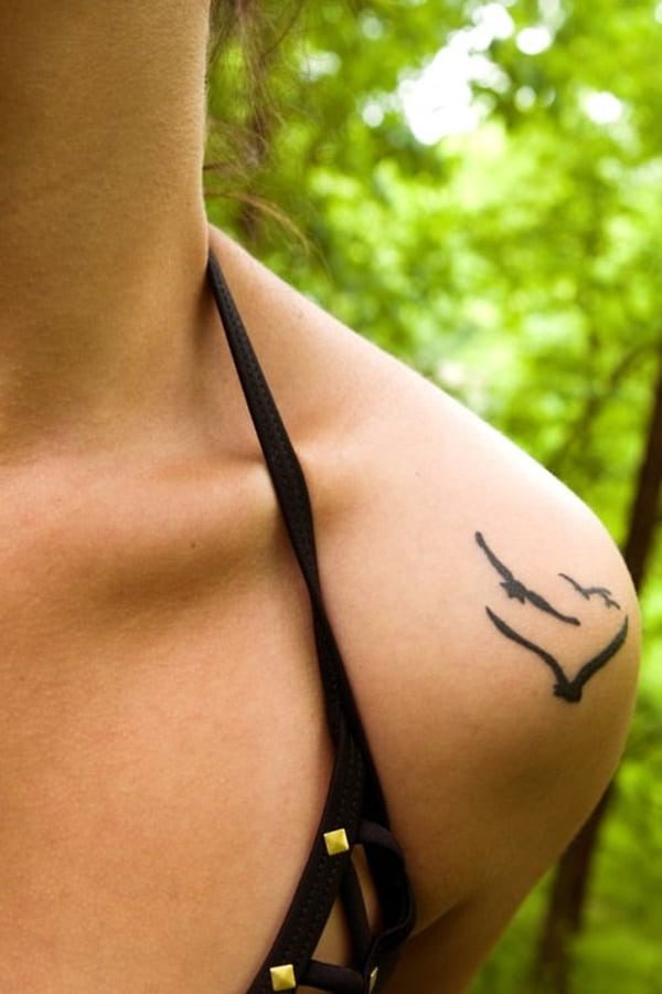 bird-tattoo-designs-27 "width =" 600 "height =" 900 "src =" https://tattoolist.net/wp-content/uploads/2019/08/1565251428_299_Tendance-Tattoo-125-adorables-dessins-de-tatouage-d39oiseaux-pour.jpg "/><noscript><img class=