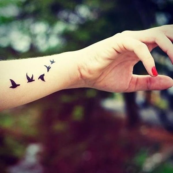 bird-tattoo-designs-38 "width =" 600 "height =" 600 "src =" https://tattoolist.net/wp-content/uploads/2019/08/1565251430_448_Tendance-Tattoo-125-adorables-dessins-de-tatouage-d39oiseaux-pour.jpg "/><noscript><img class=