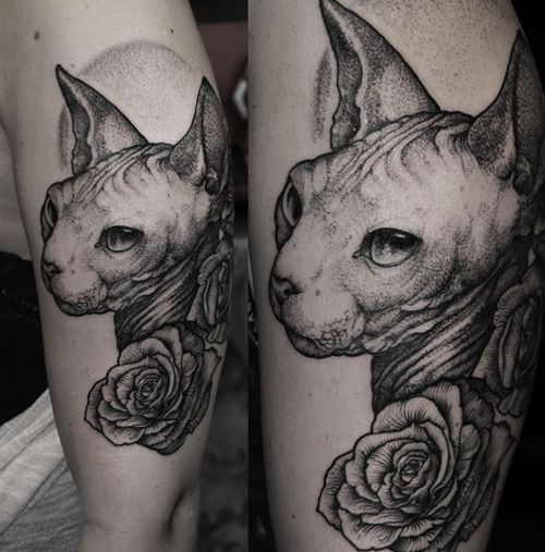 Animal et fleur tatoués