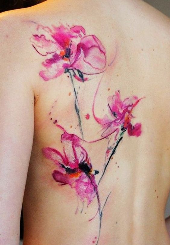 Magnifique tatouage fleur de Lys