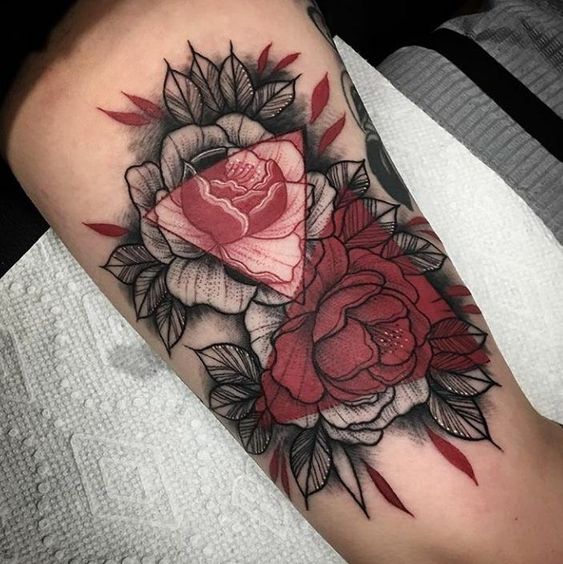 Une grande rose bien tatouée