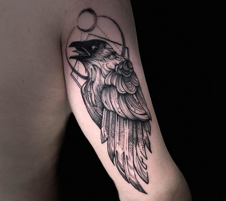 Un petit oiseau tatoué