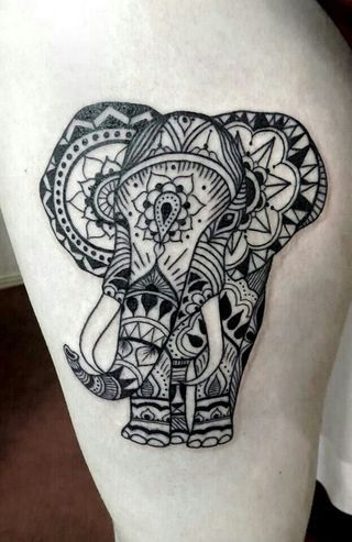 Petite idée tattoo, petit éléphant et mandala