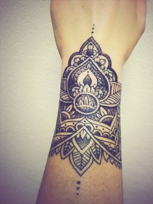 Très beau tattoo bien gravé sur l'avant-bras