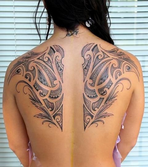 Pratique ancestrale, tatouage polynésien