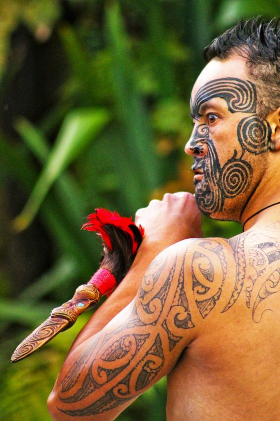 Tatouage sur le visage, Maori people