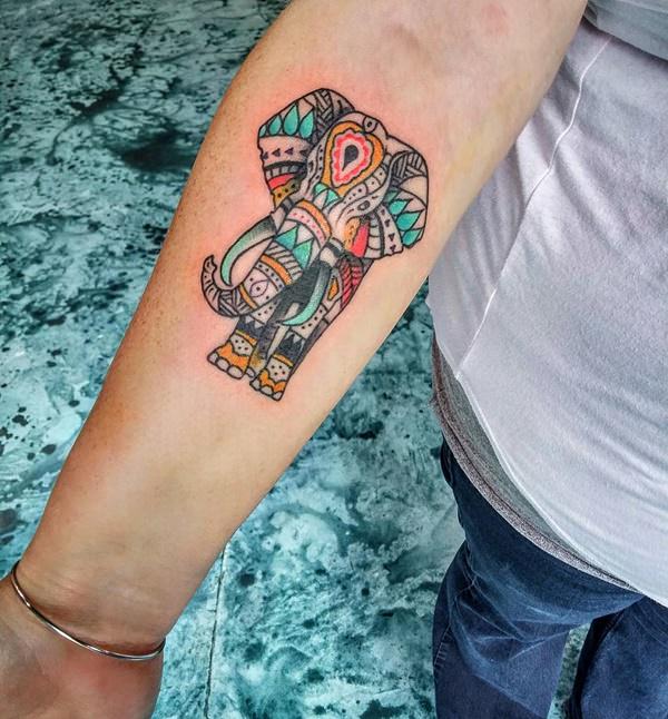 8200916-tatouages-éléphants