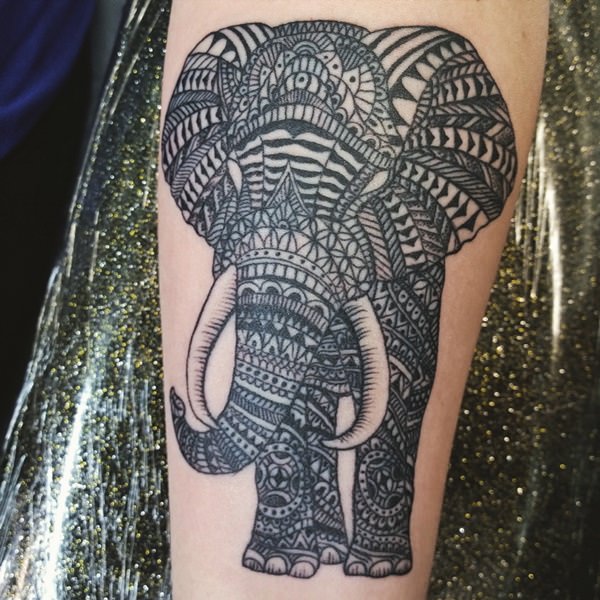 10200916-tatouages-éléphants