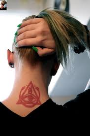 Signification de tatouage de triade 17