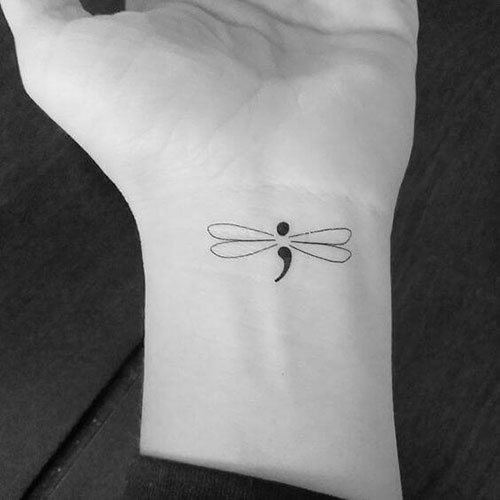 Dessins créatifs de tatouage de point-virgule libellule mignon