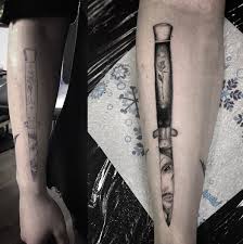 Signification du tatouage Switchblade 12