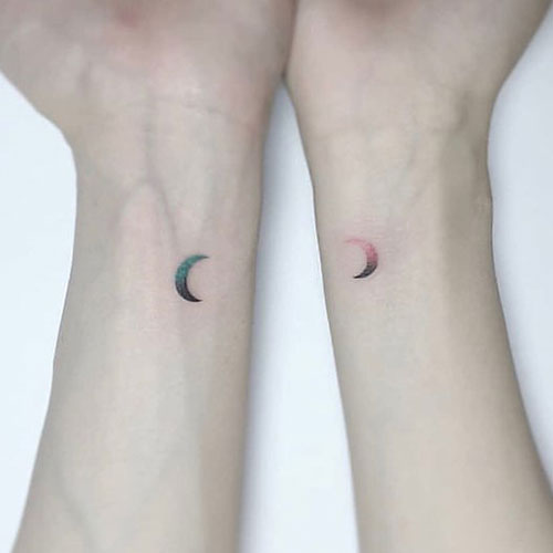Idées simples de tatouage de soeur de soleil et de lune