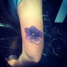 Signification de tatouage de fleur violette 24