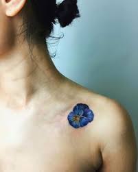 Signification de tatouage de fleur violette 36