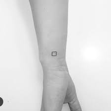 Signification du tatouage carré 16