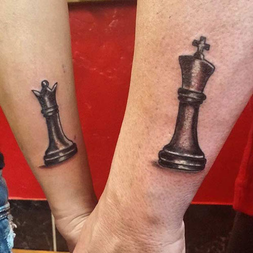 Tatouage de pièce d'échecs roi et reine