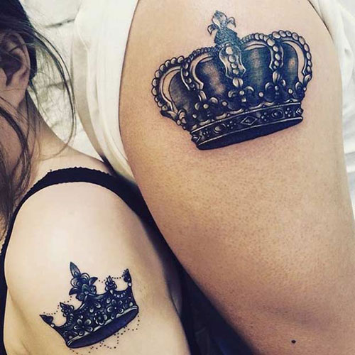 Tatouages ​​cool de la couronne du roi et de la reine sur le bras et l'épaule