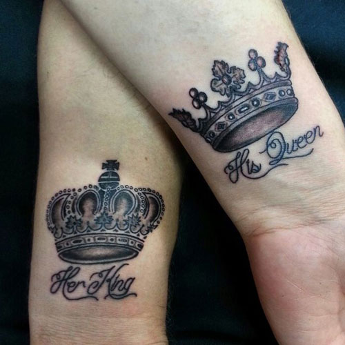 Son roi sa reine tatouages ​​sur le poignet