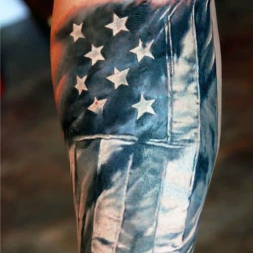 Idées de tatouage de l'avant-bras pour les hommes - drapeau américain