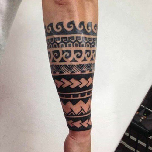 Designs de tatouage tribal de l'avant-bras pour les hommes