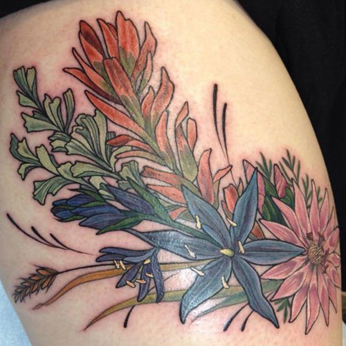 Dessins de tatouage de cuisse floral cool