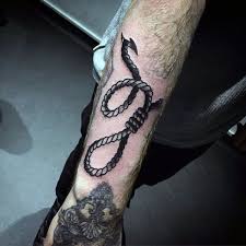 Signification de tatouage de corde 44