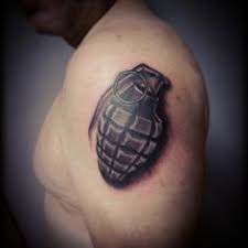 Signification de tatouage de grenade 14