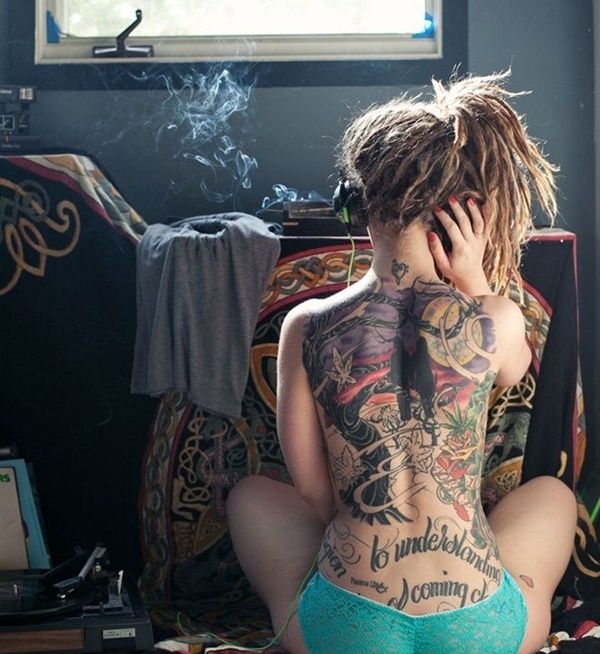 tatouages ​​de dos pour les femmes (49)