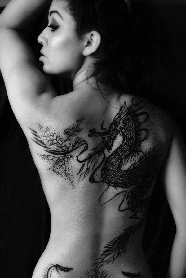 tatouages ​​de dos pour les femmes (106)