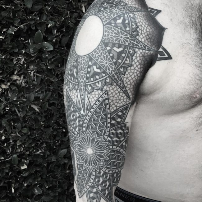 tatouages-de-geometrie-sacree_-1