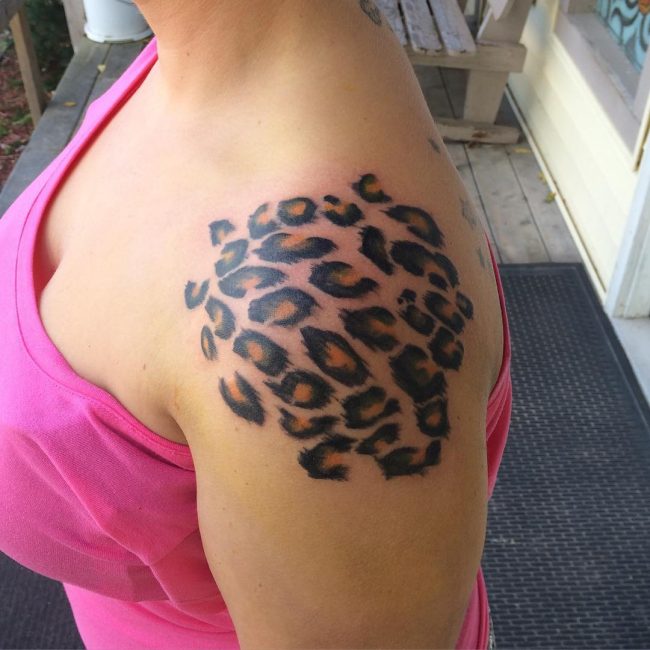 Tatouage imprimé guépard