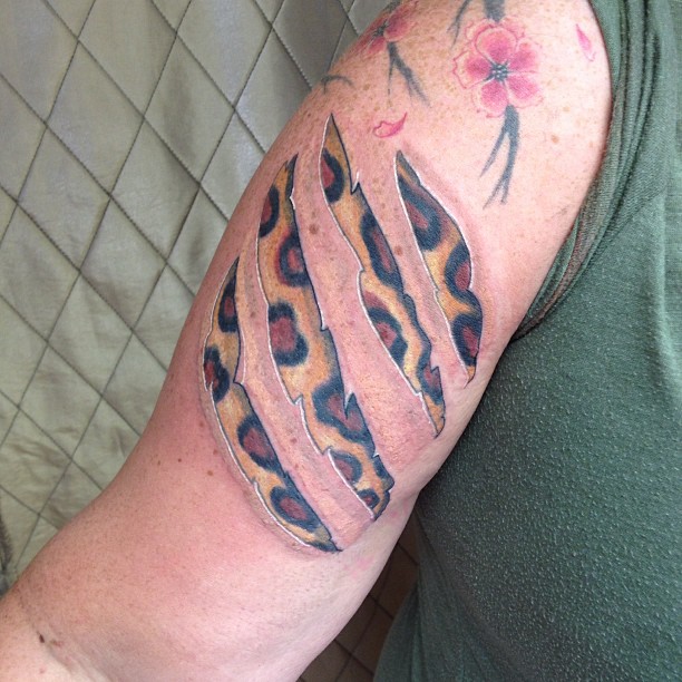 Tatouages d'impression guépard