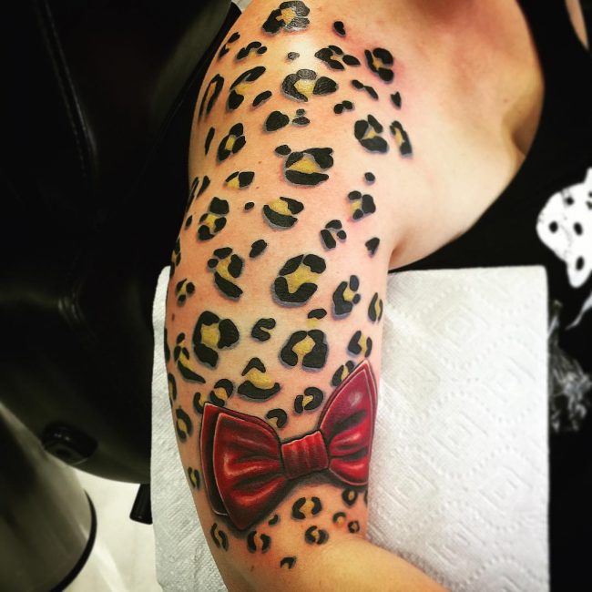 Tatouage imprimé guépard