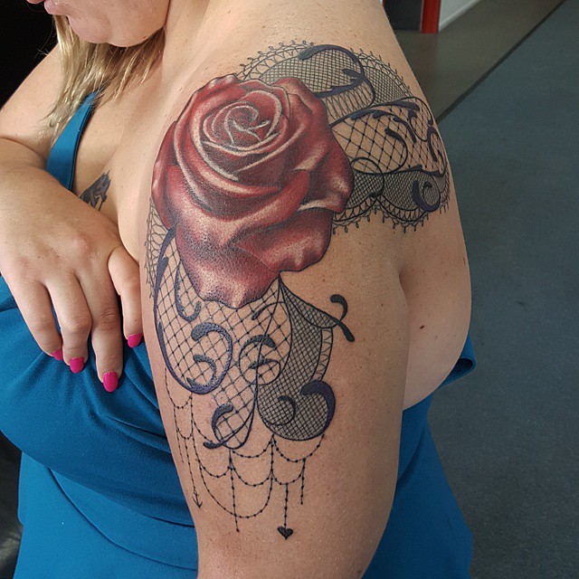 tatouage de dentelle