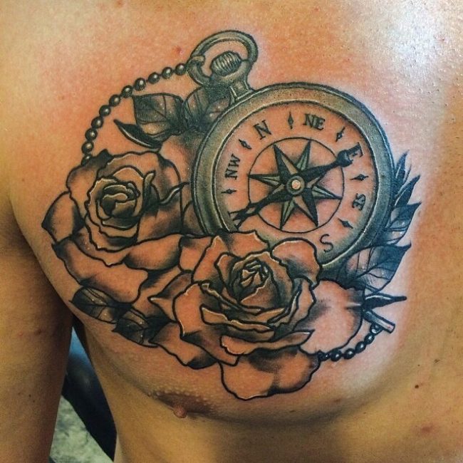 Tatouage rose et boussole_