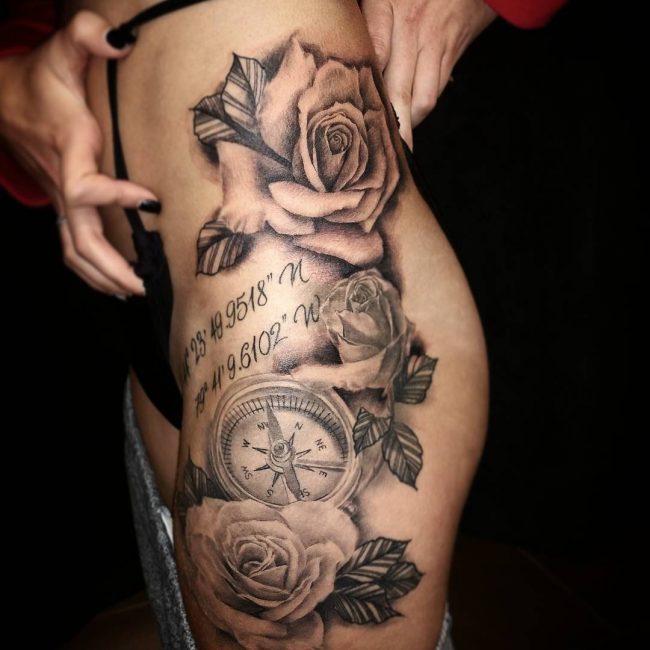 Tatouage rose et boussole_