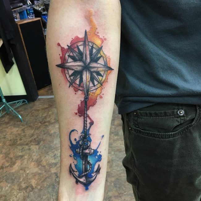 Tatouage rose et boussole_