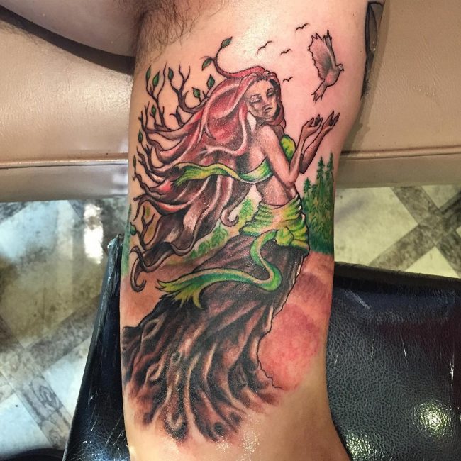 Tatouage intérieur des biceps 101