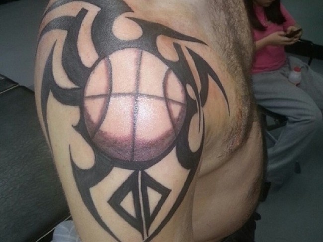 tatouage de basket-ball